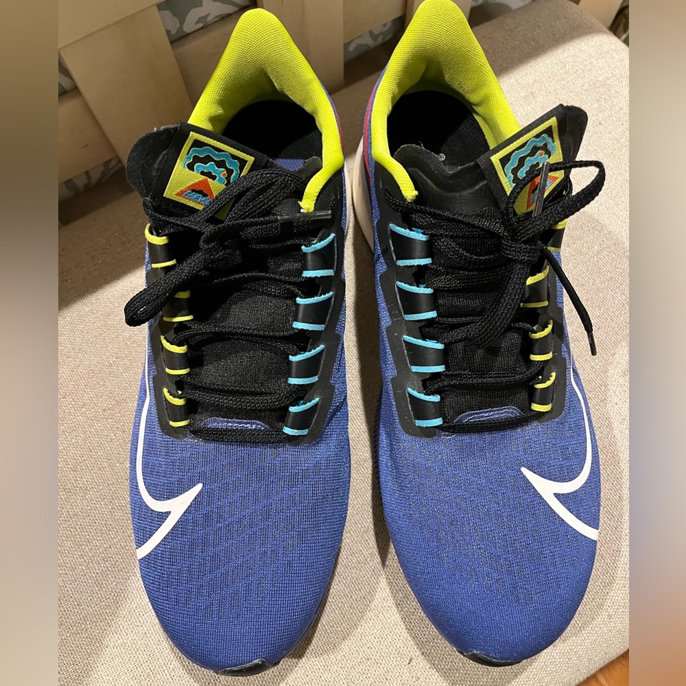 Men’s Nike sneakers